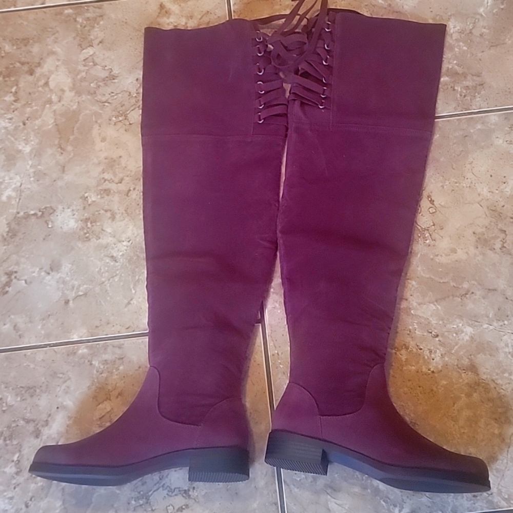Flat boots  size 6 new